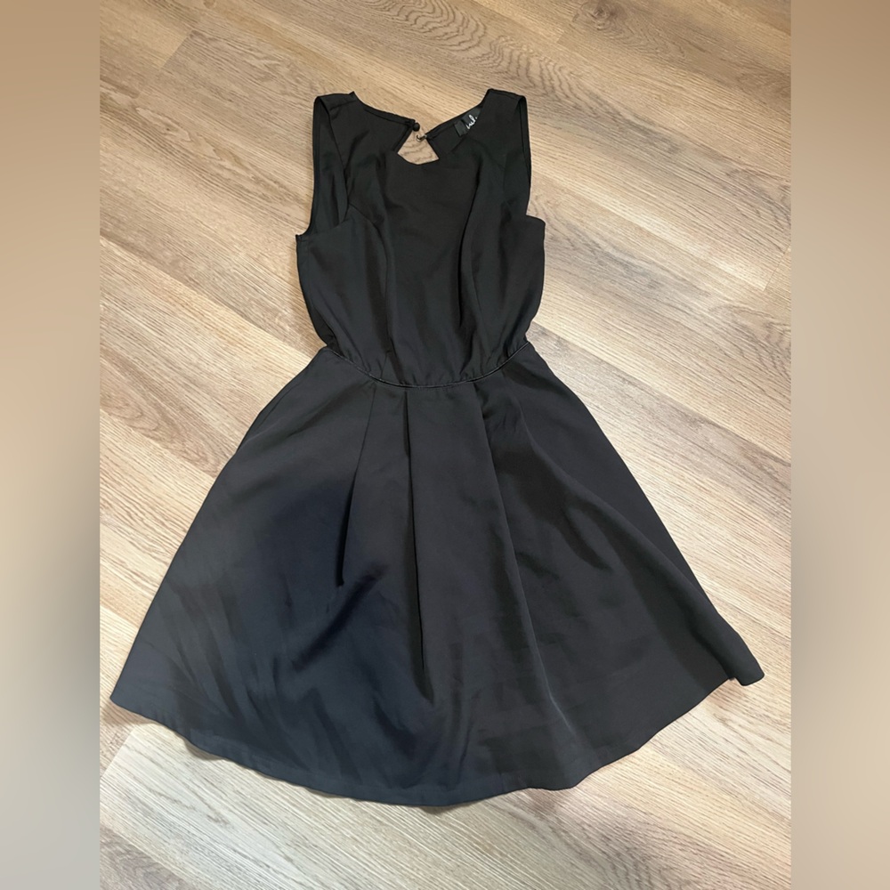 Lulu's Classic Black Dress